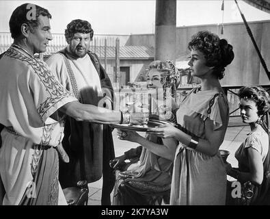 Laurence Olivier, Peter Ustinov & Jean Simmons film: Spartacus (USA 1960) personnages: Marcus Licinius Crassus, Lentulus Batiatus, Varinia / Literaturverfilmung (basé sur le livre de Howard Fast) Directeur: Stanley Kubrick 06 octobre 1960 **AVERTISSEMENT** cette photographie est destinée à un usage éditorial exclusif et est protégée par les droits d'auteur des PRODUCTIONS DE BRYNA et/ou du photographe attribué par la Société de film ou de production et ne peut être reproduite que par des publications dans le cadre de la promotion du film ci-dessus. Un crédit obligatoire pour LES PRODUCTIONS DE BRYNA est requis. Le photographe doit également être crédité lorsque kn Banque D'Images