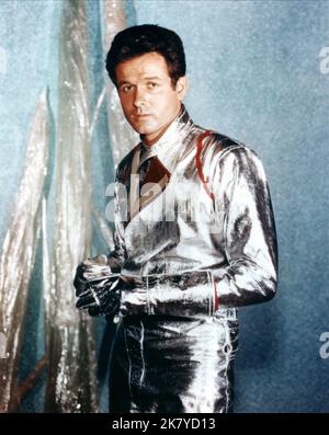 Mark Goddard Television: Lost in Space (TV-Serie) caractères: Maj Don West USA 1965-1968, 15 septembre 1965 **AVERTISSEMENT** cette photographie est destinée à un usage éditorial exclusif et est le droit d'auteur de 20th CENTURY FOX TELEVISION et/ou le photographe assigné par la Société de film ou de production et ne peut être reproduite que par des publications en conjonction avec la promotion du film ci-dessus. Un crédit obligatoire pour LA TÉLÉVISION FOX 20th CENTURY est requis. Le photographe doit également être crédité lorsqu'il est connu. Aucune utilisation commerciale ne peut être accordée sans l'autorisation écrite de la Société du film. Banque D'Images