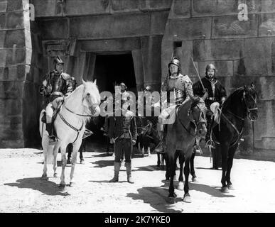 Robert Shaw film The Royal Hunt of the Sun (1965) personnages : FRANCISCO PIZARRO réalisateur : Irving Lerner 06 octobre 1969 **AVERTISSEMENT** cette photographie est destinée à un usage éditorial seulement et est la propriété de RANK et/ou du photographe désigné par la société de production et ne peut être reproduite que par des publications en liaison avec la promotion du film ci-dessus. Un crédit obligatoire pour LE CLASSEMENT est requis. Le photographe doit également être crédité lorsqu'il est connu. Aucune utilisation commerciale ne peut être accordée sans autorisation écrite de The film Company. Banque D'Images