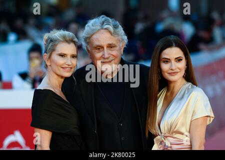 Roma, Italie. 18th octobre 2022. ROME, ITALIE - OCTOBRE 18 : Nicole Moscariello, Andrea Roncato et Giulia Elettra Gorietti assistent à la séance photo de la Californie lors du Festival du film de Rome 17th à l'Auditorium Parco Della Musica on 18 octobre 2022 à Rome, en Italie. Crédit : Agence photo indépendante/Alamy Live News Banque D'Images