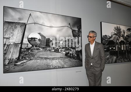 Milan, Italie. 19th octobre 2022. Milan, Italie MAX VADUKUL LE TÉMOIN Climate change présentation de l'exposition du photographe dédiée à l'environnement à la SOZZANI FONATION présente différents invités du monde du divertissement, de la culture et de la politique. Dans la photo: Max Vadukul crédit: Agence de photo indépendante/Alamy Live News Banque D'Images
