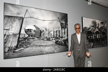 Milan, Italie. 19th octobre 2022. Milan, Italie MAX VADUKUL LE TÉMOIN Climate change présentation de l'exposition du photographe dédiée à l'environnement à la SOZZANI FONATION présente différents invités du monde du divertissement, de la culture et de la politique. Dans la photo: Max Vadukul crédit: Agence de photo indépendante/Alamy Live News Banque D'Images