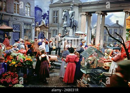 Danny Kaye film: Hans Christian Andersen (1954) personnages: Hans Christian Andersen Directeur: Charles Bavoir 25 novembre 1952 **AVERTISSEMENT** cette photographie est destinée à un usage éditorial exclusif et est le droit d'auteur de RKO et/ou le photographe assigné par la Société de film ou de production et ne peut être reproduite que par des publications en conjonction avec la promotion du film ci-dessus. Un crédit obligatoire pour RKO est requis. Le photographe doit également être crédité lorsqu'il est connu. Aucune utilisation commerciale ne peut être accordée sans l'autorisation écrite de la Société du film. Banque D'Images