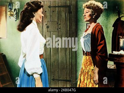 Donna Reed & Dianne Foster film : trois heures pour tuer (1953) personnages : Laurie Mastin & Chris Palmer Directeur : Alfred L. Werker 03 septembre 1954 **AVERTISSEMENT** cette photographie est à usage éditorial exclusif et est protégée par les droits d'auteur de COLUMBIA PICTURES et/ou du photographe assigné par la Société de film ou de production et ne peut être reproduite que par des publications en conjonction avec la promotion du film ci-dessus. Un crédit obligatoire pour LES PHOTOS DE COLUMBIA est requis. Le photographe doit également être crédité lorsqu'il est connu. Aucune utilisation commerciale ne peut être accordée sans l'autorisation écrite de la Société du film. Banque D'Images