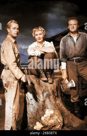 Alan Ladd, Jean Arthur, Van Heflin film: Shane (1957) personnages: Shane,Marian Starrett,Joe Starrett Directeur: George Stevens 23 avril 1953 **AVERTISSEMENT** cette photographie est destinée à un usage éditorial exclusif et est le droit d'auteur de PARAMOUNT et/ou du photographe assigné par la Société de film ou de production et ne peut être reproduite que par des publications en conjonction avec la promotion du film ci-dessus. Un crédit obligatoire pour PARAMOUNT est requis. Le photographe doit également être crédité lorsqu'il est connu. Aucune utilisation commerciale ne peut être accordée sans l'autorisation écrite de la Société du film. Banque D'Images