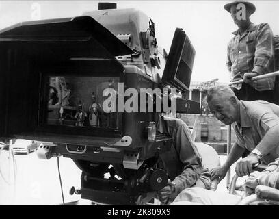 William Wyler film: Ben-Hur; Ben Hur (USA 1959) Directeur: William Wyler 18 novembre 1959 **AVERTISSEMENT** cette photographie est destinée à un usage éditorial exclusif et est le droit d'auteur de MGM et/ou le photographe assigné par la Société de film ou de production et ne peut être reproduite que par des publications en conjonction avec la promotion du film ci-dessus. Un crédit obligatoire pour MGM est requis. Le photographe doit également être crédité lorsqu'il est connu. Aucune utilisation commerciale ne peut être accordée sans l'autorisation écrite de la Société du film. Banque D'Images