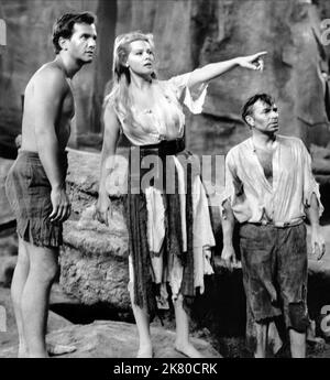 Pat Boone, Arlene Dahl & James Mason film: Journey to the Center of the Earth (1956) personnages: alexander 'alec' mckuen, carla goteborg, sir oliver s.lindenbrook Directeur: Henry Levin 16 décembre 1959 **AVERTISSEMENT** cette photographie est à usage éditorial exclusif et est le droit d'auteur de 20th CENTURY FOX et/ou le photographe assigné par la Société de film ou de production et ne peut être reproduite que par des publications dans le cadre de la promotion du film ci-dessus. Un crédit obligatoire à 20th CENTURY FOX est requis. Le photographe doit également être crédité lorsqu'il est connu. Aucune utilisation commerciale ne peut être accordée Banque D'Images