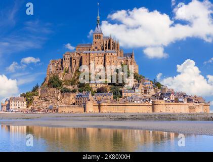 Mont Saint-Michel. Vue du sud-est. Normandie, France. Banque D'Images