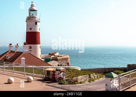 Gibraltar. Phare de Punta Europa dans le territoire sud du Rocher de Gibraltar. Royaume-Uni, Europe. Banque D'Images