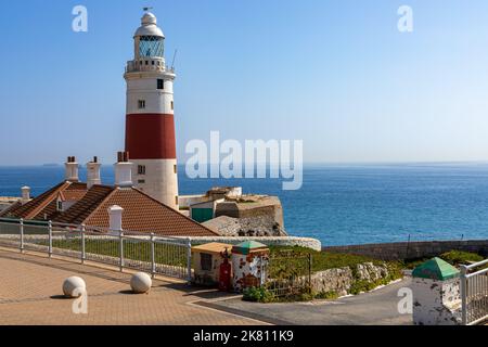 Gibraltar. Phare de Punta Europa dans le territoire sud du Rocher de Gibraltar. Royaume-Uni, Europe. Banque D'Images