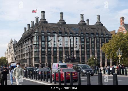 Westminster, Londres, Royaume-Uni. 19th octobre 2022. Portcullis House fait partie du Palais de Westminster. C'était un autre jour de chaos dans le monde politique aujourd'hui, alors que la Wendy Morton, le whip en chef, aurait démissionné puis non-démissionné à la Chambre des communes à la suite d'un vote controversé sur le fracking et les allégations d'intimidation. Crédit : Maureen McLean/Alay Live News Banque D'Images