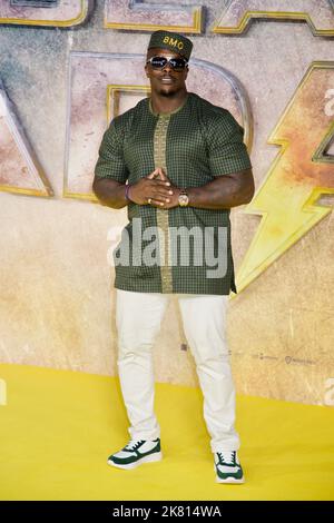 Adebayo Akinfenwa. Black Adam UK Premier, Cineworld Leicester Square, Londres. ROYAUME-UNI Banque D'Images