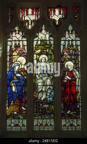 Vitraux dans l'église St Mary and All Saints, village de Holcot, Northamptonshire, Royaume-Uni Banque D'Images