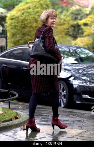 Le whip en chef de la Chambre des communes Wendy Morton arrive à Downing Street, à Londres, à la suite de la démission de Suella Braverman à titre de secrétaire d'État. Date de la photo: Jeudi 20 octobre 2022. Banque D'Images