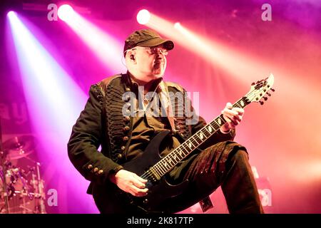 Oslo, Norvège. 18th, octobre 2022. Le groupe britannique de métaux lourds Saxon donne un concert à Rockefeller à Oslo. Ici, le guitariste Paul Quinn est vu en direct sur scène. (Crédit photo: Gonzales photo - Terje Dokken). Banque D'Images