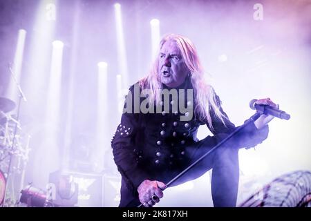 Oslo, Norvège. 18th, octobre 2022. Le groupe britannique de métaux lourds Saxon donne un concert à Rockefeller à Oslo. Ici, le chanteur Biff Byford est vu en direct sur scène. (Crédit photo: Gonzales photo - Terje Dokken). Banque D'Images