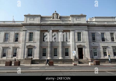 Une photo en petit angle de Fishmongers Hall sur le London Bridge, Londres, Royaume-Uni Banque D'Images