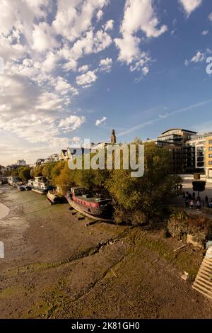 Vue depuis le pont de Kew, sur la Tamise, Kew, West London, Royaume-Uni Banque D'Images