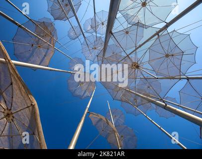 Statue d'art parapluie à Thessalonique en Grèce Banque D'Images