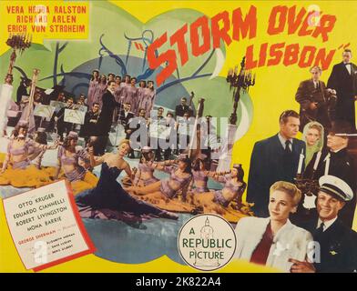 Film d'affiche : tempête au-dessus de Lisbonne (1945) Directeur : George Sherman 16 octobre 1944 **AVERTISSEMENT** cette photographie est destinée à un usage éditorial exclusif et est protégée par les droits d'auteur des IMAGES DE LA RÉPUBLIQUE et/ou du photographe attribué par la Société du film ou de la production et ne peut être reproduite que par des publications dans le cadre de la promotion du film ci-dessus. Un crédit obligatoire pour LES PHOTOS DE LA RÉPUBLIQUE est requis. Le photographe doit également être crédité lorsqu'il est connu. Aucune utilisation commerciale ne peut être accordée sans l'autorisation écrite de la Société du film. Banque D'Images