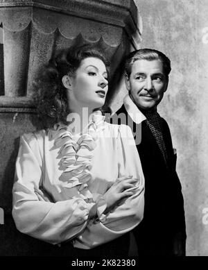 Greer Garson & Ronald Colman film: Random Harvest (USA 1942) personnages: Paula & Charles Rainier Directeur: Mervyn Leroy 17 décembre 1942 **AVERTISSEMENT** cette photographie est destinée à un usage éditorial exclusif et est protégée par les droits d'auteur de MGM et/ou du photographe attribué par la Société de film ou de production et ne peut être reproduite que par des publications dans le cadre de la promotion du film ci-dessus. Un crédit obligatoire pour MGM est requis. Le photographe doit également être crédité lorsqu'il est connu. Aucune utilisation commerciale ne peut être accordée sans l'autorisation écrite de la Société du film. Banque D'Images