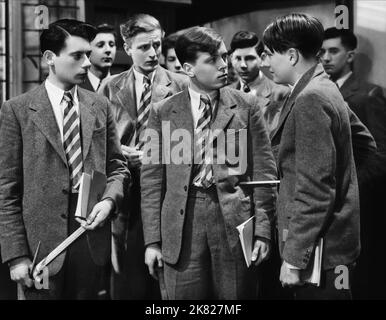 Richard Attenborough film: The Guinée Pig (1947) Directeur: Roy Boutting 27 octobre 1948 **AVERTISSEMENT** cette photographie est à usage éditorial exclusif et est le droit d'auteur de GRENADE et/ou le photographe assigné par la Société du film ou de la production et ne peut être reproduite que par des publications dans le cadre de la promotion du film ci-dessus. Un crédit obligatoire pour GRENADE est requis. Le photographe doit également être crédité lorsqu'il est connu. Aucune utilisation commerciale ne peut être accordée sans l'autorisation écrite de la Société du film. Banque D'Images