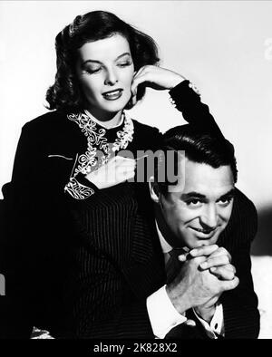 Katharine Hepburn & Cary Grant film: The Philadelphia Story (USA 1940) personnages: Tracy Lord, C.K. Dexter Haven Directeur: George Cukor 23 décembre 1940 **AVERTISSEMENT** cette photographie est destinée à un usage éditorial exclusif et est le copyright de MGM et/ou le photographe assigné par la Société de film ou de production et ne peut être reproduite que par des publications dans le cadre de la promotion du film ci-dessus. Un crédit obligatoire pour MGM est requis. Le photographe doit également être crédité lorsqu'il est connu. Aucune utilisation commerciale ne peut être accordée sans l'autorisation écrite de la Société du film. Banque D'Images