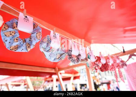 La foire souvenir de Zagreb a ouvert ses portes sur la place Petar Preradovic, communément appelée Cvjetni trg (place des fleurs) à Zagreb, en Croatie, sur 20 octobre 2022. Les artisans locaux et les fabricants de souvenirs présenteront leurs produits reconnaissables lors de la foire intitulée « Fabricants de souvenirs de Zagreb à Zagreb » qui aura lieu du 20 au 22 octobre. Photo: Neva Zganec/PIXSELL Banque D'Images