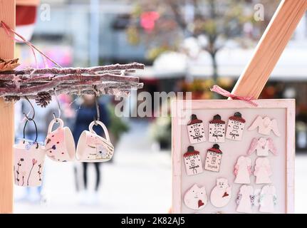 La foire souvenir de Zagreb a ouvert ses portes sur la place Petar Preradovic, communément appelée Cvjetni trg (place des fleurs) à Zagreb, en Croatie, sur 20 octobre 2022. Les artisans locaux et les fabricants de souvenirs présenteront leurs produits reconnaissables lors de la foire intitulée « Fabricants de souvenirs de Zagreb à Zagreb » qui aura lieu du 20 au 22 octobre. Photo: Neva Zganec/PIXSELL Banque D'Images