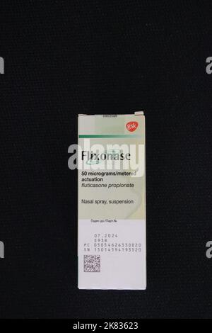 Photo du paquet de propionate de fluticasone (un glucocorticoïde) vaporisateur nasal avec le nom local Flixonase de Bulgarie par GSK Banque D'Images