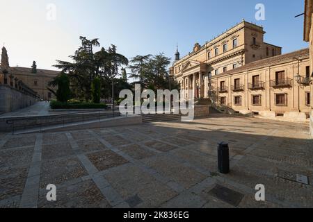 Palacio de Anaya (José de Hermosilla y Juan de Sagarvinaga), actuellement Faculté de philologie, Salamanca City, Espagne, Europe. Banque D'Images