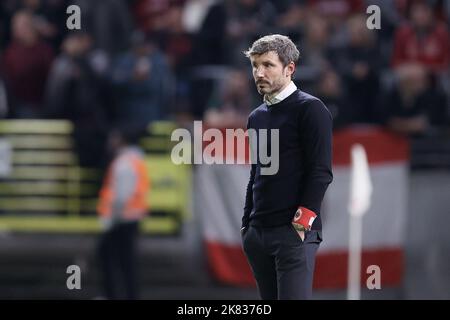 Anvers, Belgique. 20th octobre 2022. Mark van Bommel, entraîneur-chef d'Anvers, photographié lors d'un match de football entre le FC Royal Anvers et LE KV Oostende, jeudi 20 octobre 2022 à Anvers, le 13 e jour de la première division du championnat belge de la « Jupiler Pro League » 2022-2023. Credit: Belga News Agency/Alay Live News Banque D'Images