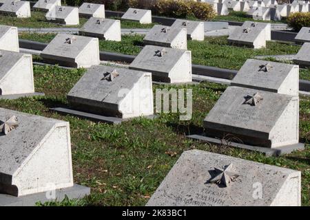 Les tombes soviétiques de la deuxième guerre mondiale au cimetière de Kerepesi - Pest Budapest, Hongrie Banque D'Images