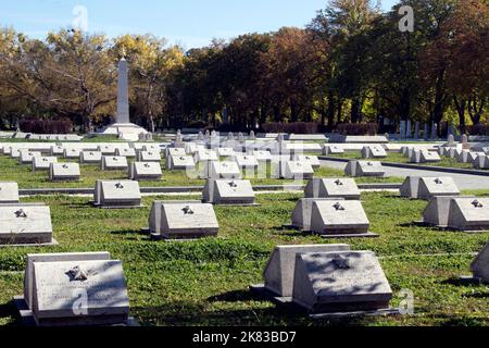Les tombes soviétiques de la deuxième guerre mondiale au cimetière de Kerepesi - Pest Budapest, Hongrie Banque D'Images