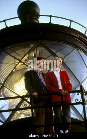 Jim Carrey & Laurie Holden film: The Majestic (2001) personnages: Peter Appleton & Adele Stanton Directeur: Frank Darapont 11 décembre 2001 **AVERTISSEMENT** cette photographie est destinée à un usage éditorial exclusif et est protégée par les droits d'auteur de WARNER BROS et/ou du photographe attribué par la Société de film ou de production et ne peut être reproduite que par des publications en conjonction avec la promotion du film ci-dessus. Un crédit obligatoire pour WARNER BROS est requis. Le photographe doit également être crédité lorsqu'il est connu. Aucune utilisation commerciale ne peut être accordée sans l'autorisation écrite de la Société du film. Banque D'Images
