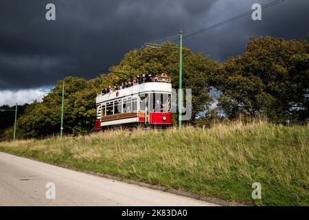 Tramway à toit ouvert Blackpool 31 construit en 1901 et maintenant en service au musée vivant Beamish du Nord, dans le comté de Durham Banque D'Images