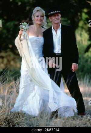 Linda Kozlowski & Paul Hogan film: Crocodile Dundee à Los Angeles (USA/AUS 2001) personnages: Sue Charleton, Michael J. 'Crocodile' Dundee Directeur: Simon Wincer 12 avril 2001 **AVERTISSEMENT** cette photographie est destinée à un usage éditorial exclusif et est protégée par les droits d'auteur des FILMS LION D'ARGENT et/ou du photographe attribué par la Société de film ou de production et ne peut être reproduite que par des publications dans le cadre de la promotion du film ci-dessus. Un crédit obligatoire pour LES FILMS LION D'ARGENT est requis. Le photographe doit également être crédité lorsqu'il est connu. Aucune utilisation commerciale ne peut être accordée sans autorisation écrite Banque D'Images