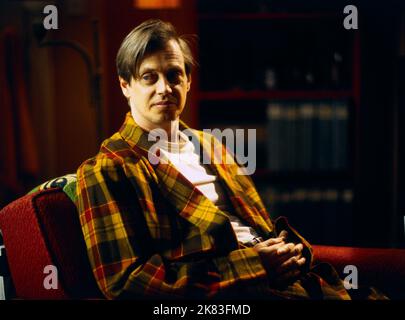 Steve Buscemi film: Ghost World (USA/UK/DE 2001) personnages: Seymour / Literaturverfilmung, Comicverfilmung (basé sur le livre Comic de Daniel Clowes) Directeur: Terry Zwigoff 16 juin 2001 **AVERTISSEMENT** cette photographie est à usage éditorial exclusif et est le droit d'auteur des ARTISTES UNIS et/ou du photographe assigné par la Société de film ou de production et ne peut être reproduite que par des publications dans le cadre de la promotion du film ci-dessus. Un crédit obligatoire pour LES ARTISTES UNIS est requis. Le photographe doit également être crédité lorsqu'il est connu. Aucune utilisation commerciale ne peut être accordée sans un Banque D'Images