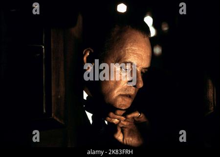 Anthony Hopkins film: Hannibal (USA/UK 2001) personnages: Hannibal Lecter Directeur: Ridley Scott 09 février 2001 **AVERTISSEMENT** cette photographie est à usage éditorial exclusif et est le droit d'auteur de MGM et/ou du photographe assigné par la Société de film ou de production et ne peut être reproduite que par des publications en conjonction avec la promotion du film ci-dessus. Un crédit obligatoire pour MGM est requis. Le photographe doit également être crédité lorsqu'il est connu. Aucune utilisation commerciale ne peut être accordée sans l'autorisation écrite de la Société du film. Banque D'Images