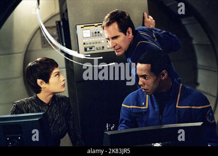 Jolene Blalock, Scott Bakula et Anthony Montgomery Television: Star Trek: Enterprise (TV-Serie) USA 2001-2005, 25 septembre 2001 **AVERTISSEMENT** cette photographie est destinée à un usage éditorial exclusif et est le copyright de PARAMOUNT et/ou du photographe assigné par la Société de film ou de production et ne peut être reproduite que par des publications dans le cadre de la promotion du film ci-dessus. Un crédit obligatoire pour PARAMOUNT est requis. Le photographe doit également être crédité lorsqu'il est connu. Aucune utilisation commerciale ne peut être accordée sans l'autorisation écrite de la Société du film. Banque D'Images