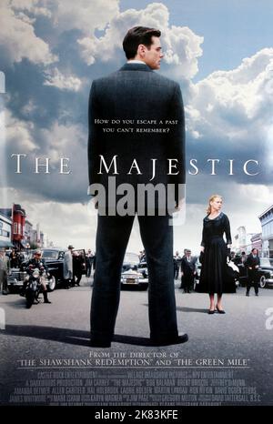Jim Carrey & Laurie Holden Poster film: The Majestic (2001) personnages: Peter Appleton & Director: Frank Darapont 11 décembre 2001 **AVERTISSEMENT** cette photographie est destinée à un usage éditorial exclusif et est protégée par les droits d'auteur de WARNER BROS et/ou du photographe attribué par la Société de film ou de production et ne peut être reproduite que par des publications en conjonction avec la promotion du film ci-dessus. Un crédit obligatoire pour WARNER BROS est requis. Le photographe doit également être crédité lorsqu'il est connu. Aucune utilisation commerciale ne peut être accordée sans l'autorisation écrite de la Société du film. Banque D'Images
