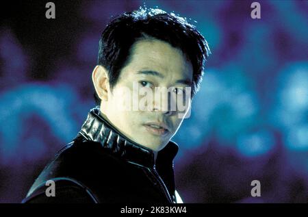 Jet Li film: The One (USA 2001) personnages: Gabe Law Director: James Wong 02 novembre 2001 **AVERTISSEMENT** cette photographie est destinée à un usage éditorial exclusif et est le droit d'auteur de REVOLUTION STUDIOS et/ou le photographe assigné par la Société du film ou de la production et ne peut être reproduite que par des publications dans le cadre de la promotion du film ci-dessus. Un crédit obligatoire pour REVOLUTION STUDIOS est requis. Le photographe doit également être crédité lorsqu'il est connu. Aucune utilisation commerciale ne peut être accordée sans l'autorisation écrite de la Société du film. Banque D'Images