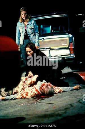 Megan Ward, Kristin Minter, John Ratzenberger film: Tick Tock (2001) caractères: Rachel Avery,Carla,Clay Fairfield, P. I. 18 septembre 2001 **AVERTISSEMENT** cette photographie est destinée à un usage éditorial exclusif et est le copyright de WIN et/ou du photographe assigné par la Société de film ou de production et ne peut être reproduite que par des publications en conjonction avec la promotion du film ci-dessus. Un crédit obligatoire est requis pour GAGNER. Le photographe doit également être crédité lorsqu'il est connu. Aucune utilisation commerciale ne peut être accordée sans l'autorisation écrite de la Société du film. Banque D'Images