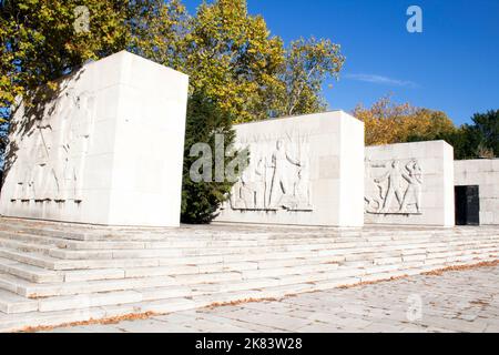 Mouvement ouvrier Mausolée Fiumei út cimetière - Kerepesi cimetière - Pest Budapest, Hongrie Banque D'Images