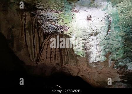 grotte pittoresque de linea dans le parc national de los haïtiens en république dominicaine Banque D'Images