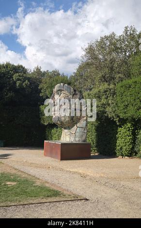 Visage Sculpture par Igor Mitoraj dans les jardins Boboli Florence Italie Banque D'Images