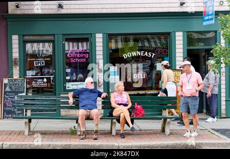 BAR HARBOUR, MAINE - 1 septembre 2022: Bar Harbour, sur la côte du Maine, a une population de seulement 5 000 mais les bateaux de croisière apportent 250 000 touristes a Banque D'Images