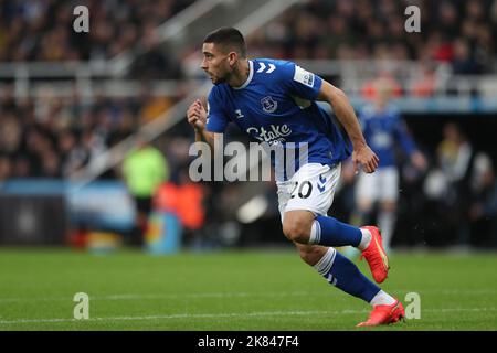 Neal Maupay d'Everton lors du match de la première Ligue entre Newcastle United et Everton au St. James's Park, Newcastle, le mercredi 19th octobre 2022. (Credit: Mark Fletcher | MI News) Credit: MI News & Sport /Alay Live News Banque D'Images