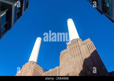 Cheminées de Battersea Power Station, Circus Road, Nine Elms, London Borough of Wandsworth, Greater London, Angleterre, Royaume-Uni Banque D'Images