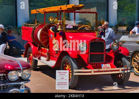 BADEN BADEN, ALLEMAGNE - 2022 JUILLET : camion-moteur Red 1927 Chevrolet Capitol Fire, réunion de l'avant-garde à Kurpark. Banque D'Images